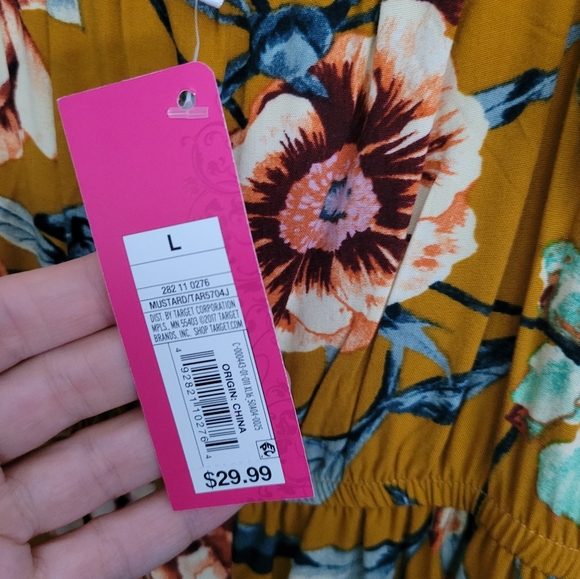 MAXI DRESS. High low . New with tags. - Picture 6 of 6